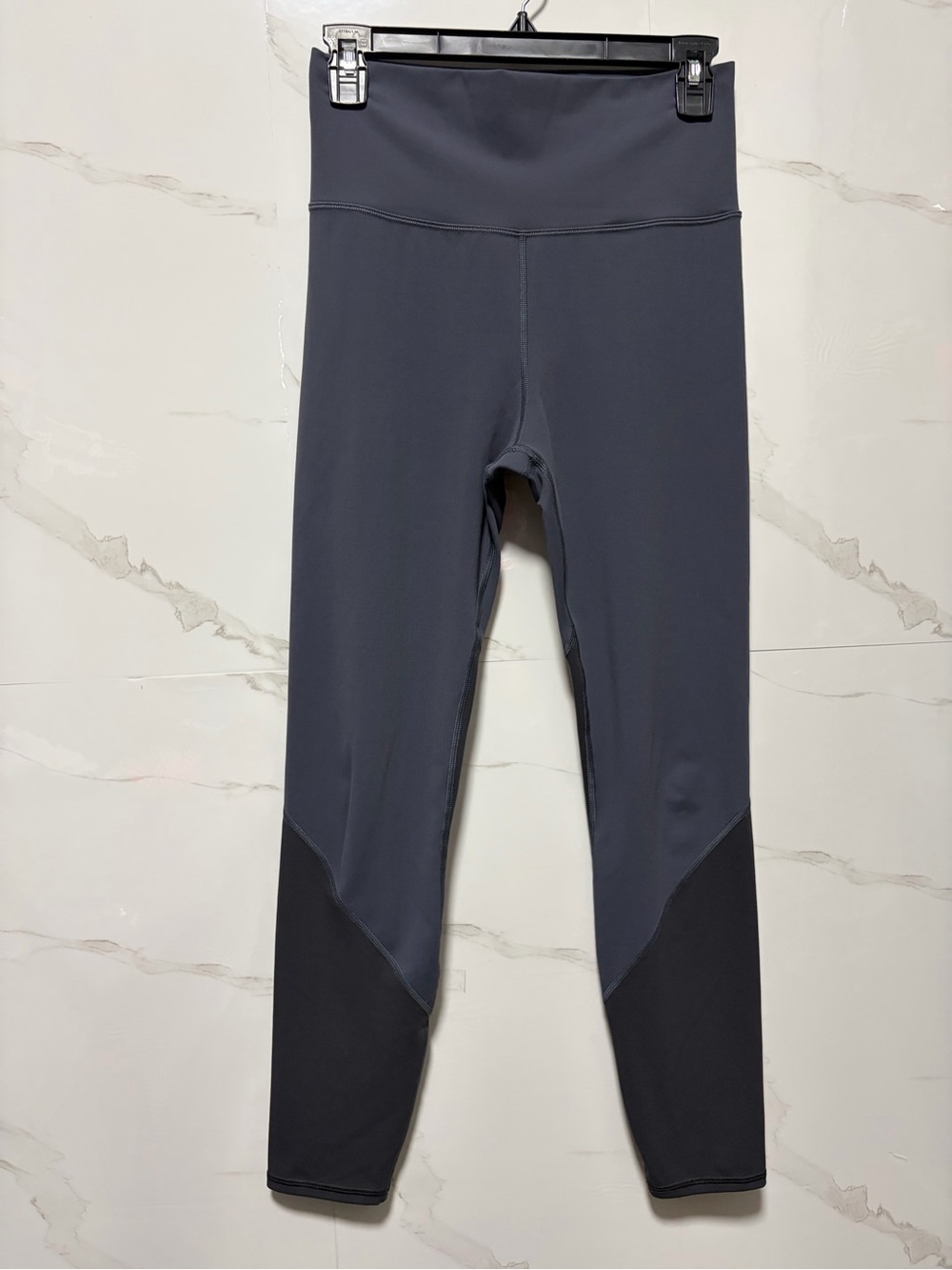 Vuori Leggings Womens Medium M Gray Colorblock Ankle High Waist Stretch Athletic